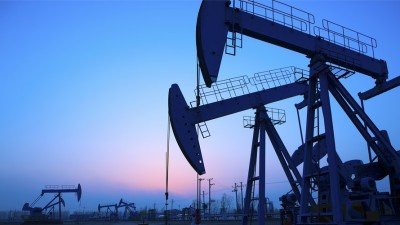 Oil prices rebound after opening the year with steep losses